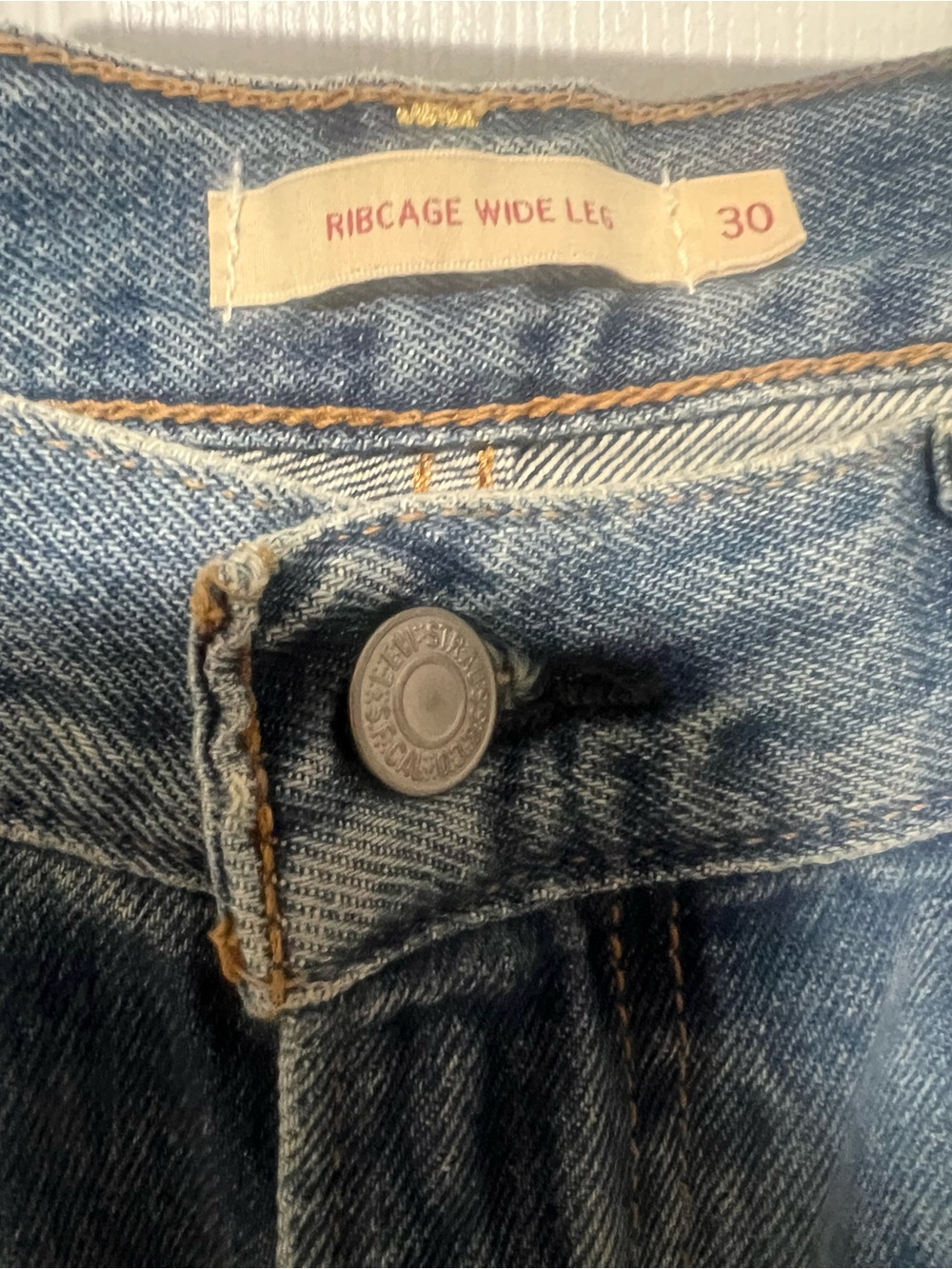 Levi’s Premium Ribcage Wide Leg Jeans Tint Story Medium Wash NWT 30x32 - Picture 4 of 8